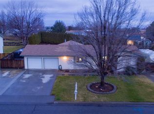3806 S Anderson St, Kennewick, WA 99337
