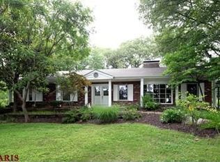 17 Zinzer Ct, Saint Louis, MO 63123