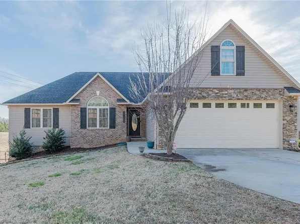 2825 Fuller Mill Rd, Thomasville, NC 27360