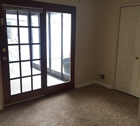 5th image of 1032 Rosewood St