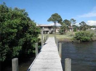 1253 Bayshore Dr, Englewood, FL 34223