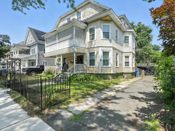 34 Biltmore St, Springfield, MA 01108