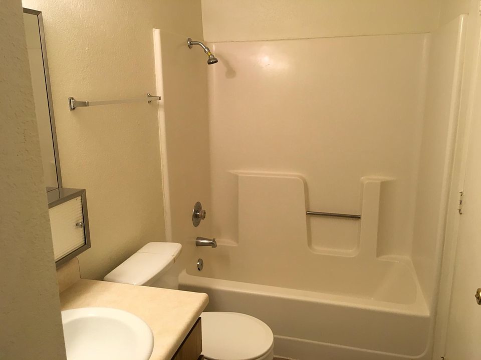 2nd image of 1835 Conifer Way APT 4