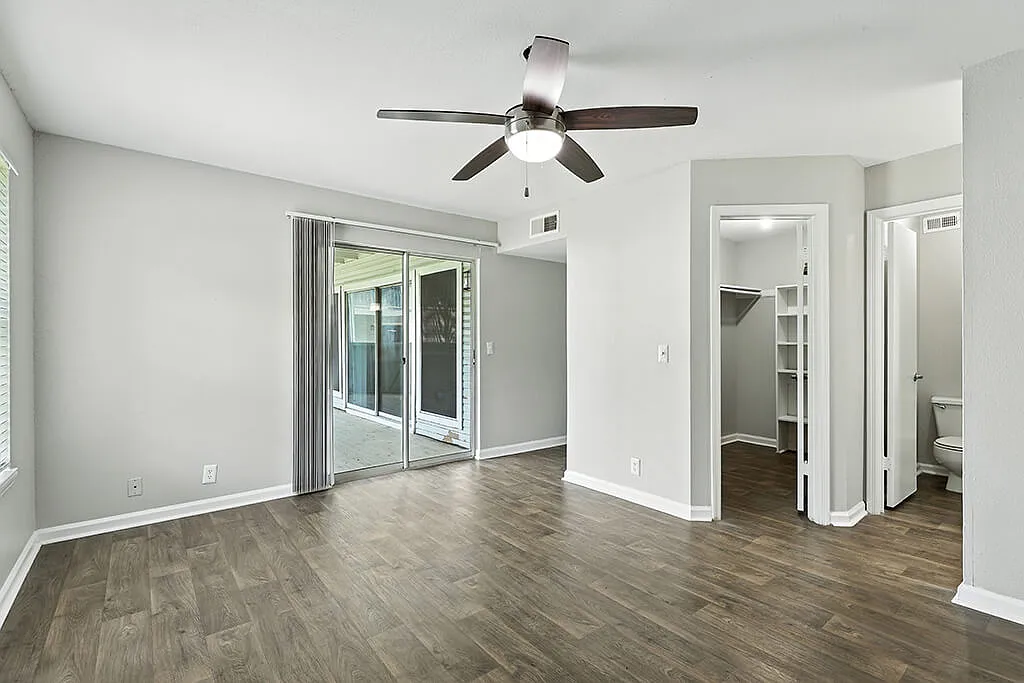 Newport Apartment Homes — Photo 3