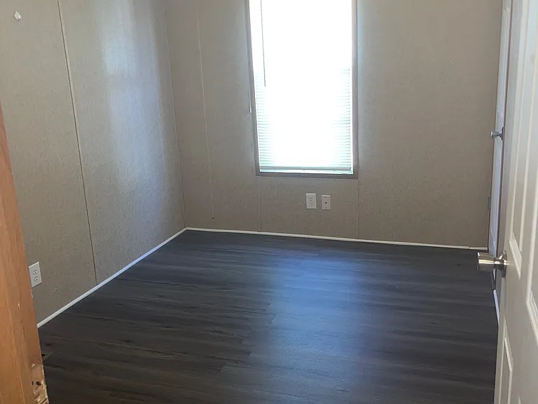 2233 E 8th St #206 — Photo 9