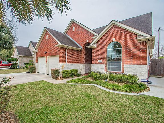 3rd image of 10106 Lizette Ct