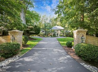 9454 Newbridge Dr, Potomac, MD 20854