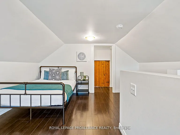 5654 Desson Ave #UPPER — Photo 15