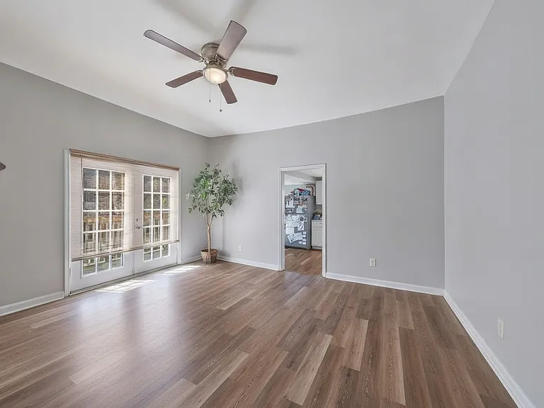 1214 School St — Photo 10