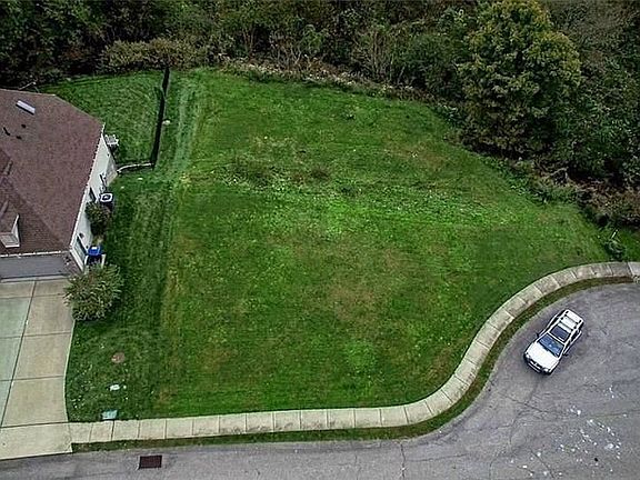 2nd image of 225 Lynhurst Dr