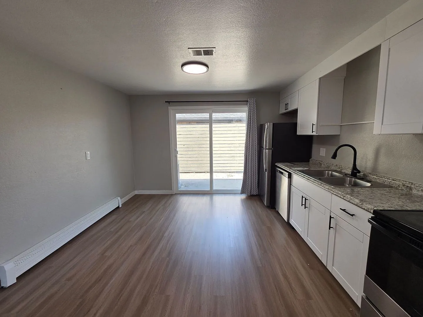 Lease Special - 2 weeks free - Flats at 9th Avenue — Photo 3