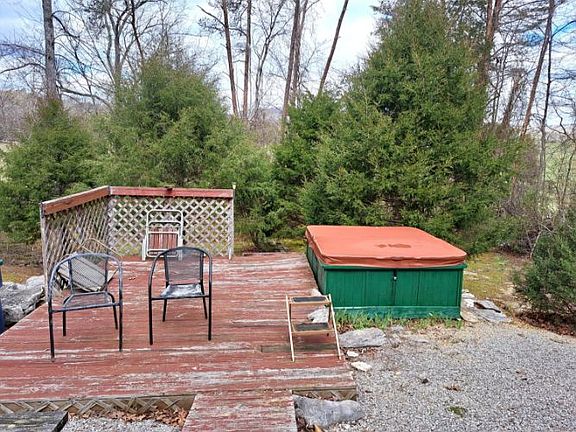 2nd image of 1705 Lakeshore Dr
