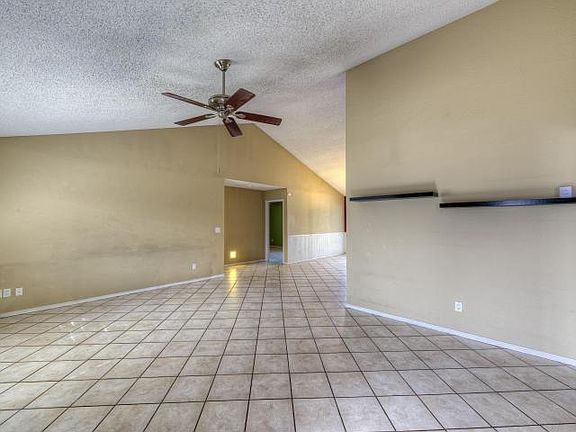 3rd image of 1250 E Taro Ln
