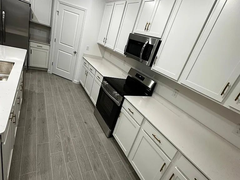 1502 Lachlan Cir — Photo 5