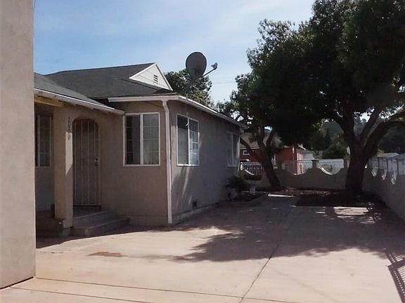 3rd image of 2400 Greenwood Dr
