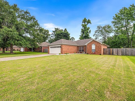 3rd image of 39 Robin Ln