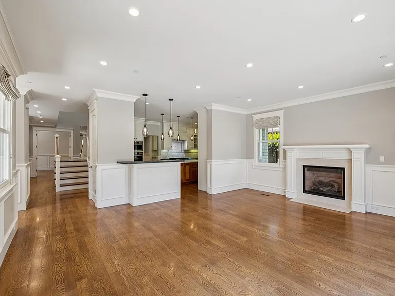 1517 Howard Ave — Photo 20