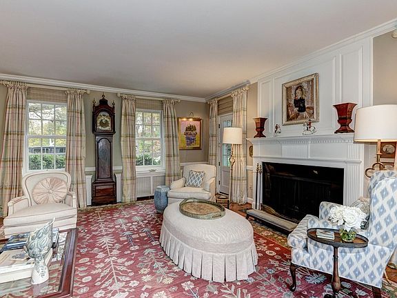 Living room, photo 2