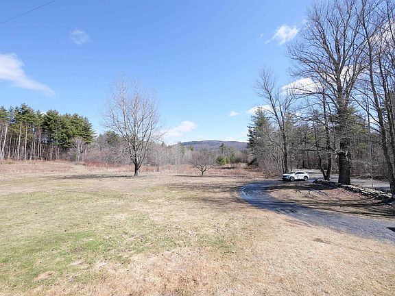 4th image of 26 Merrill Spring Road