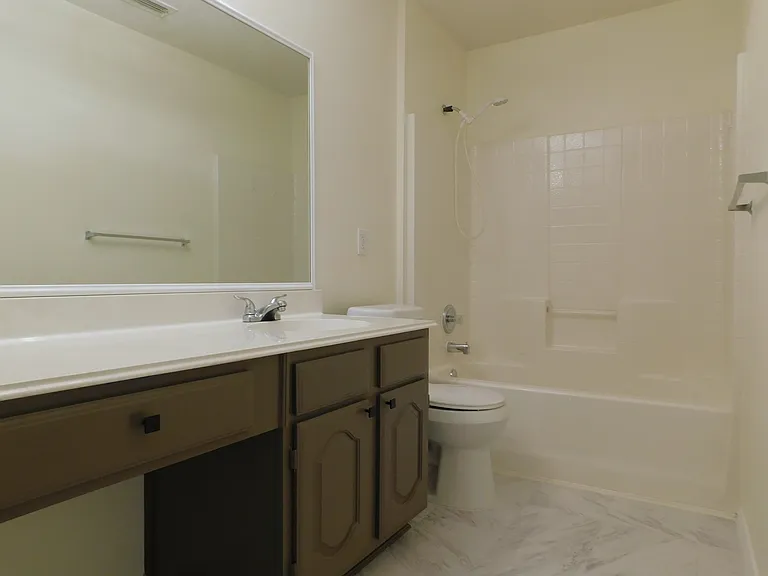 2701 Clark Dr — Photo 31