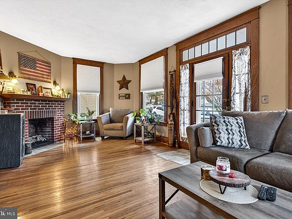 5th image of 15 Spruce St