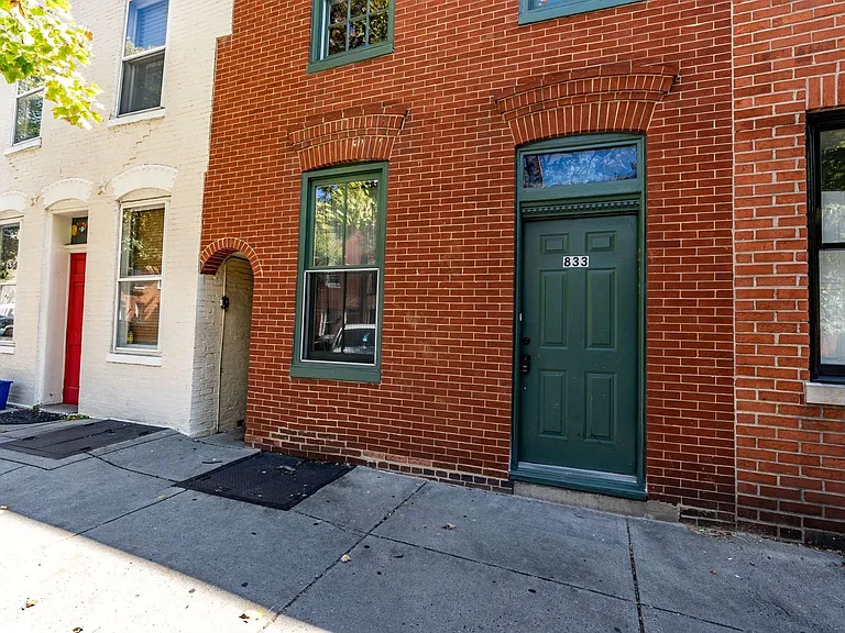 833 S Bond St — Photo 2