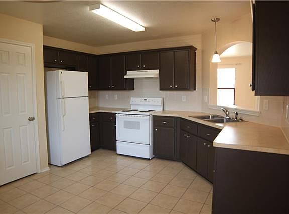 2nd image of 1201 Marlee Cir