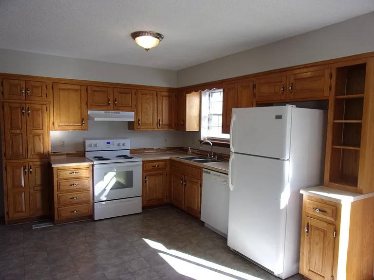 9207 Wornall Rd — Photo 8