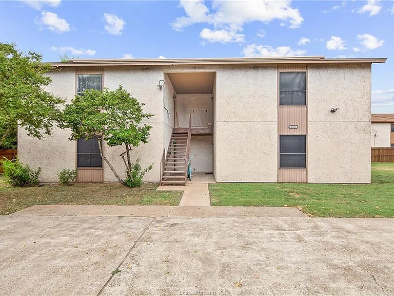 1601 Brentwood Dr #A — Photo 1