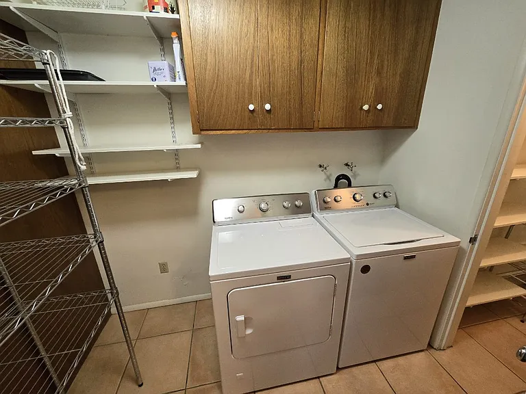 N Nina Dr — Photo 11