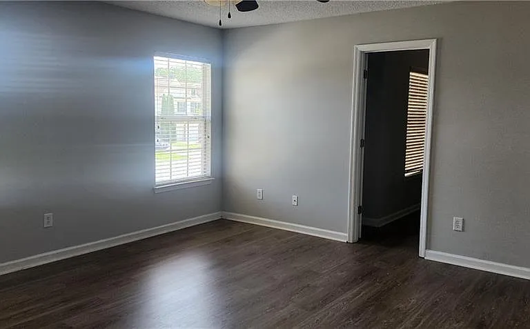 413 Windstone Trl — Photo 36