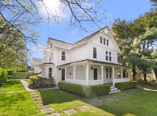 209 Elm St, Southampton, NY 11968