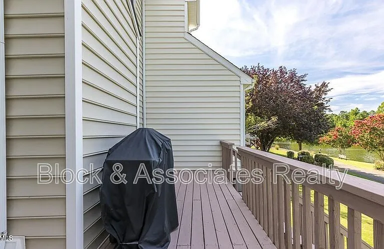 304 Nottinghill Walk — Photo 21