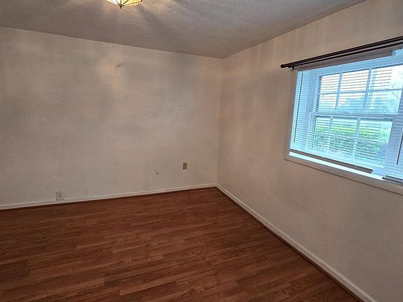 3rd image of 258 McDonald Rd