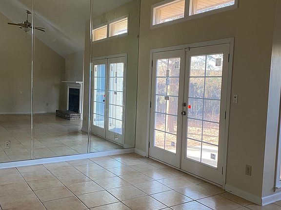 4th image of 1105 Sandy Springs Rd NW