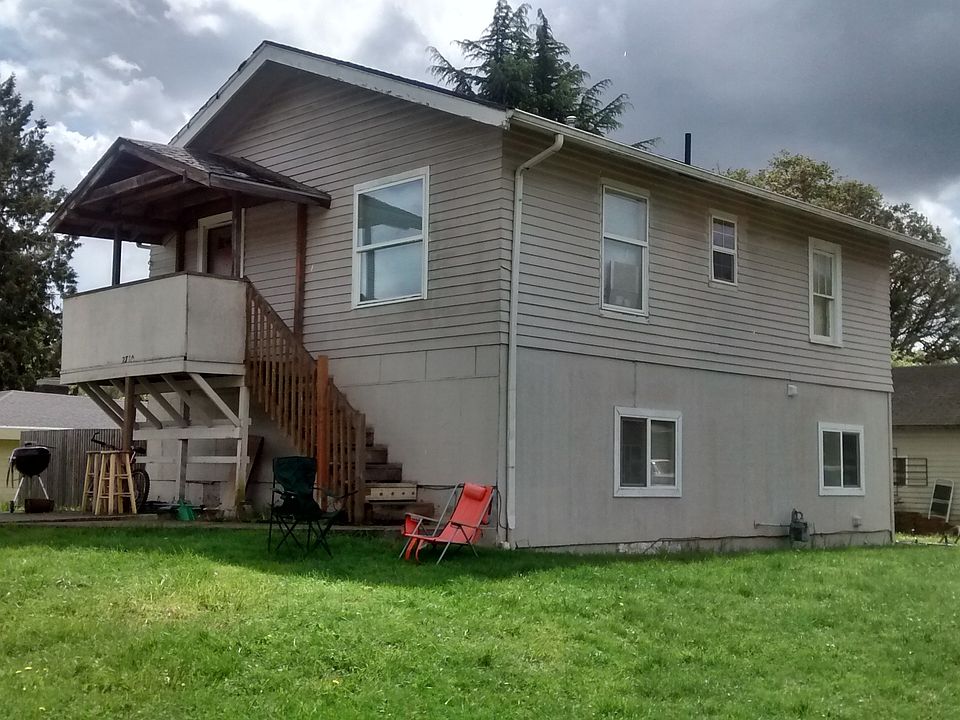2nd image of 2720 SW Morris Ave