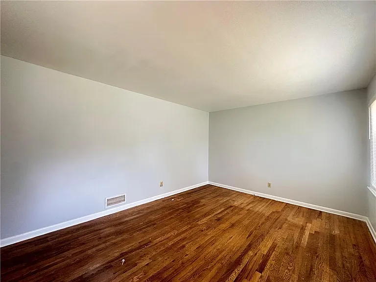 967 Pine Roc Dr — Photo 2