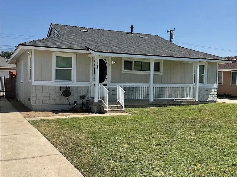 816 W G St — Photo 2