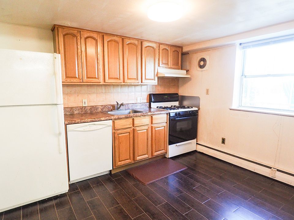 1st image of 20004 39th Ave #1