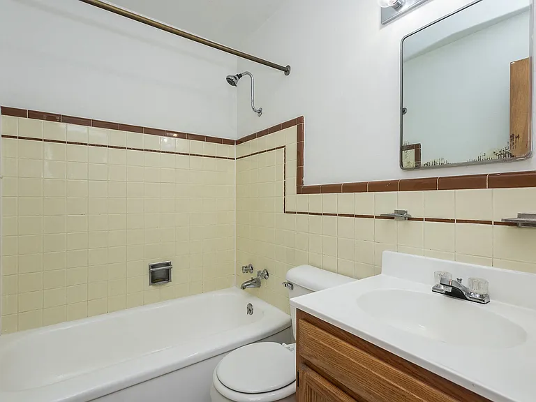 Belmore Apartments — Photo 70