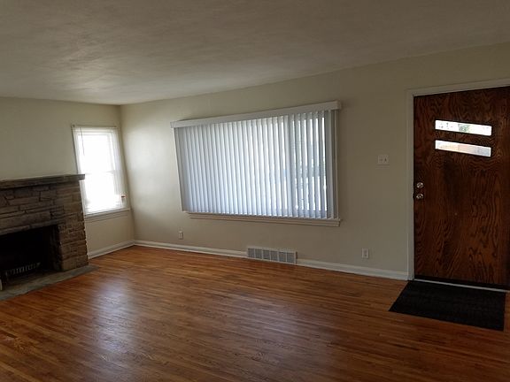2nd image of 9427 Romaine Ave