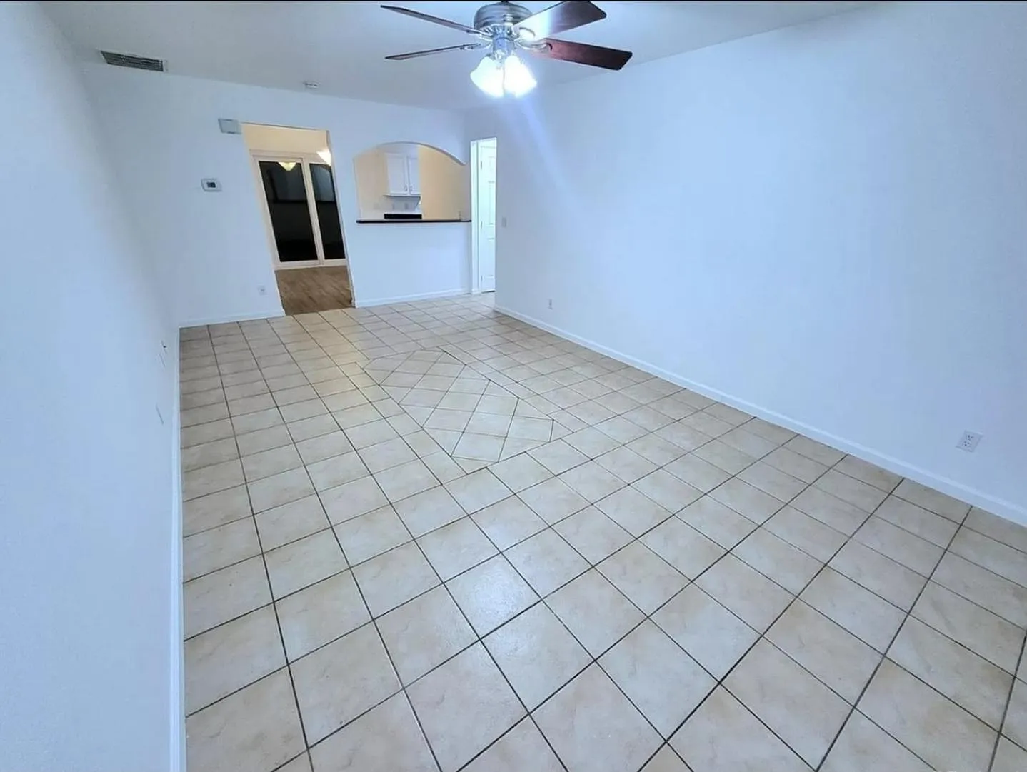 3 bed, 1164 sqft, $2,900 — Photo 2