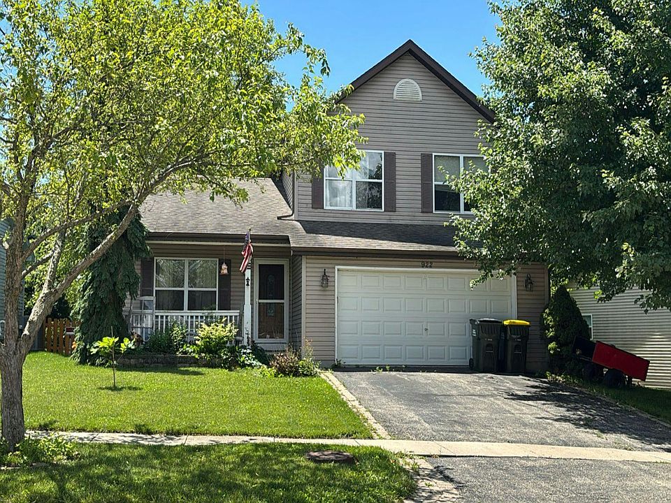 1st image of 922 N Oak Creek Dr