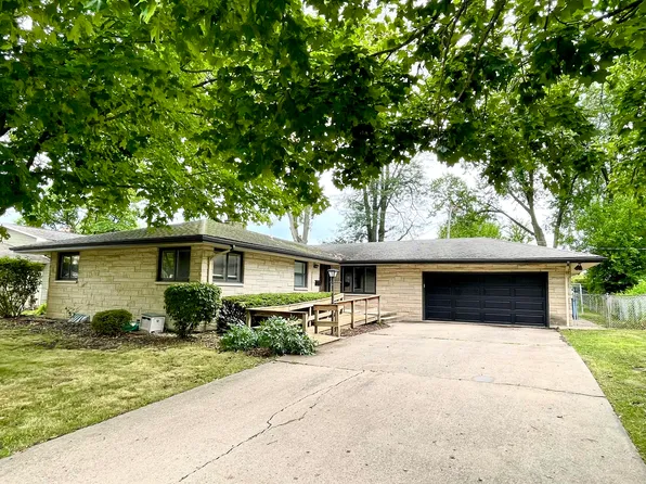 1710 Calhoun St, Peru, IL 61354