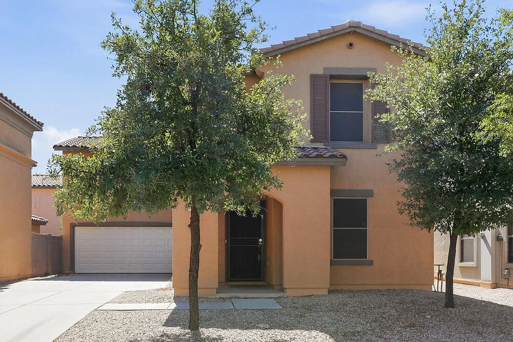 3 bed, 2.5 bath, 1918 sqft, $2,270 — Photo 1