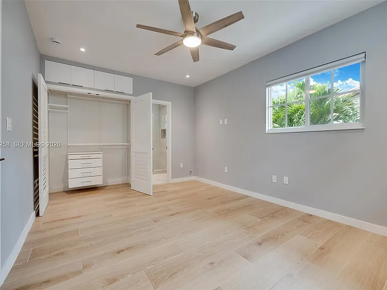 6356 SW 14th St — Photo 15