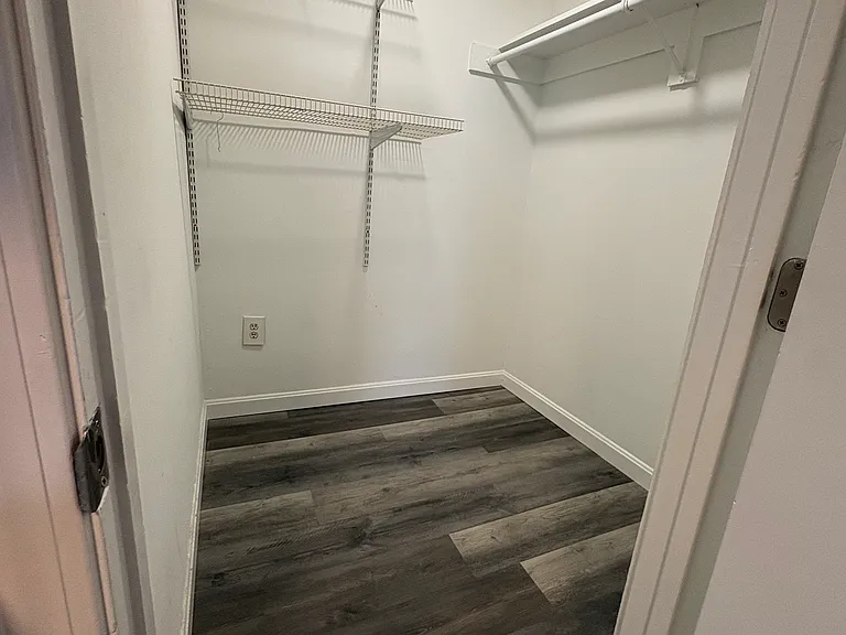 83-83A E Main St #1R — Photo 5