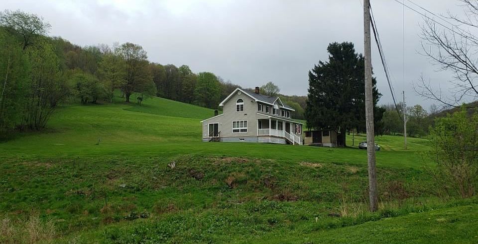 2nd image of 257 Oquaga Lake Rd
