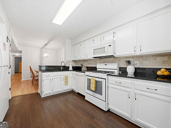 5th image of 2166 N Forest Trl