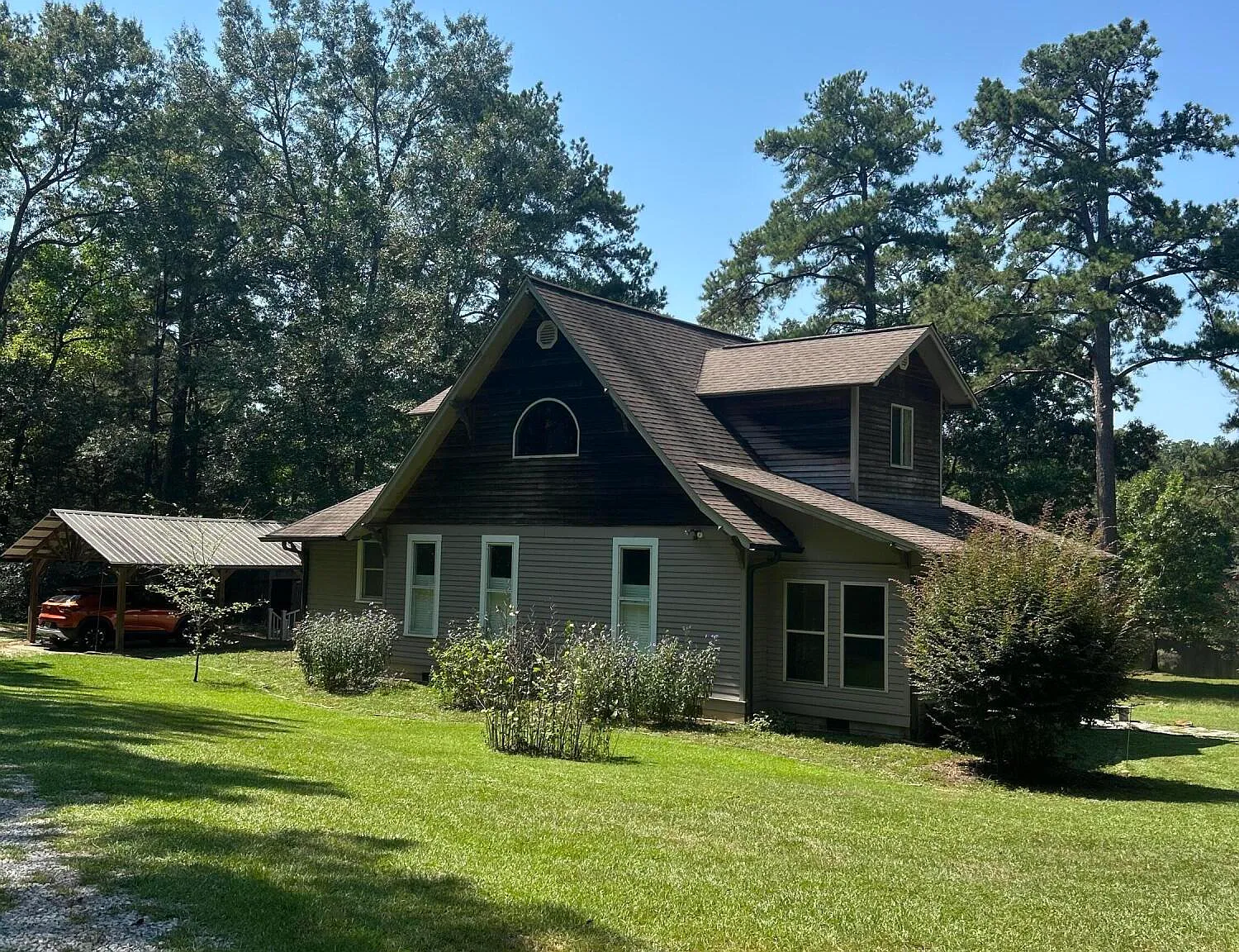 3 bed, 2.0 bath, $1,700 — Photo 2